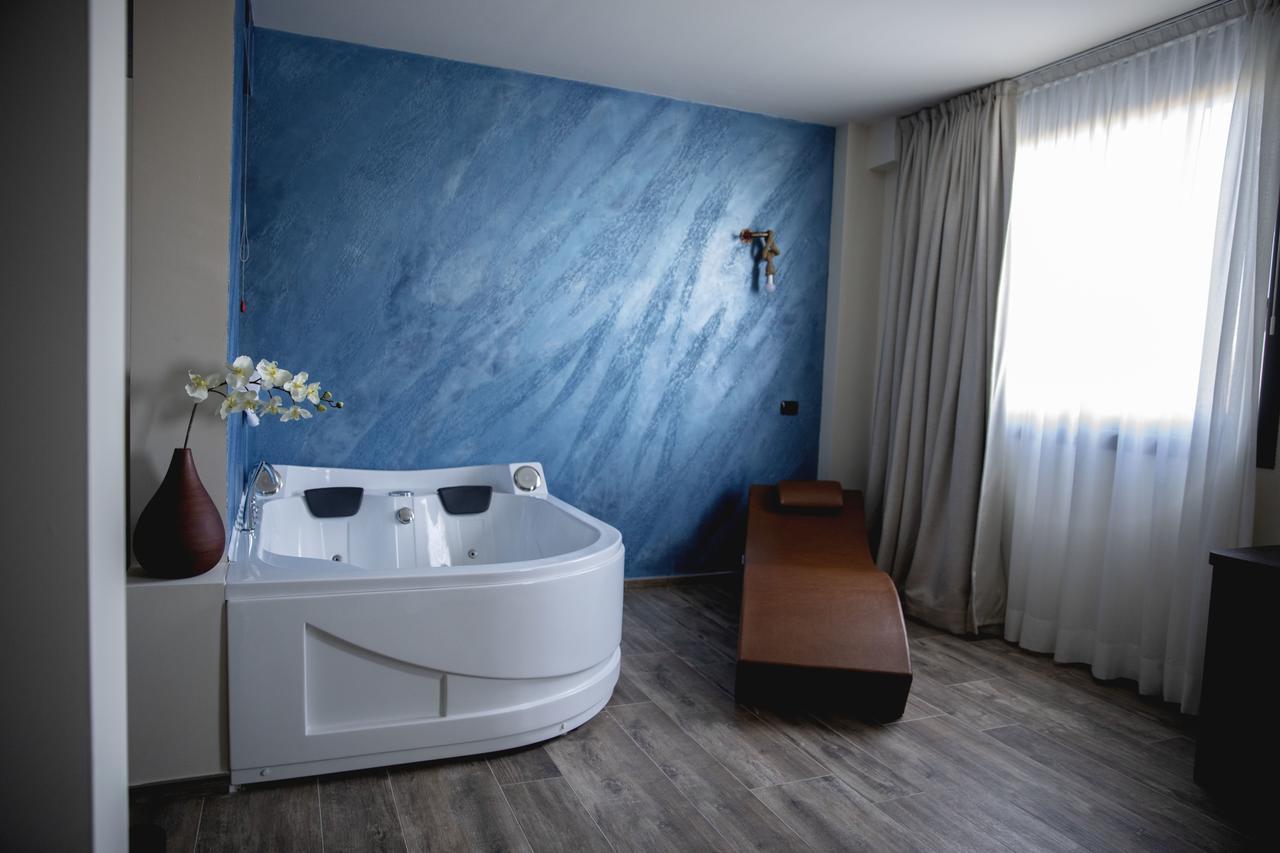 Castahotel Castagnito Kültér fotó