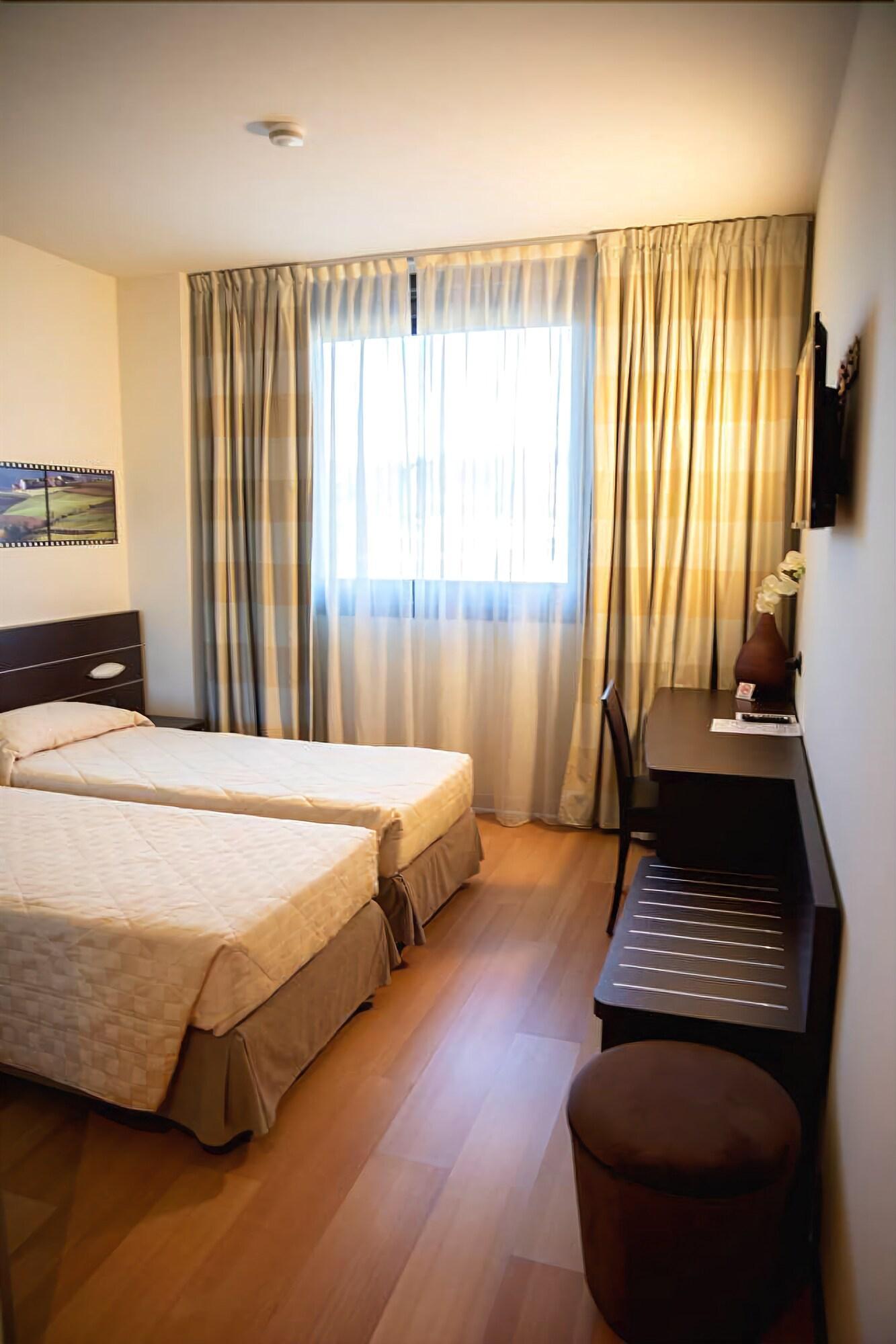 Castahotel Castagnito Kültér fotó